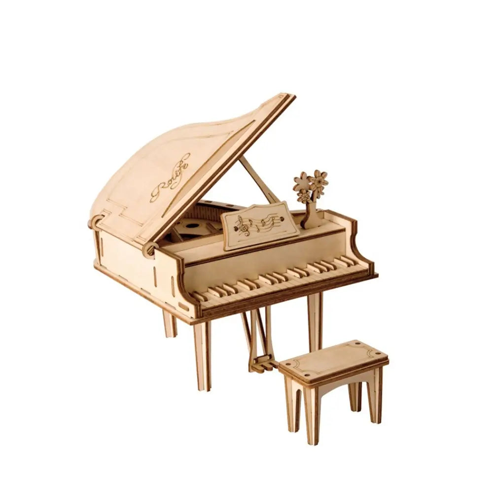 Puzzle-ul 3D Pian din Lemn complet asamblat cu detalii fine ale clapelor si ale structurii pianului si a bancii.