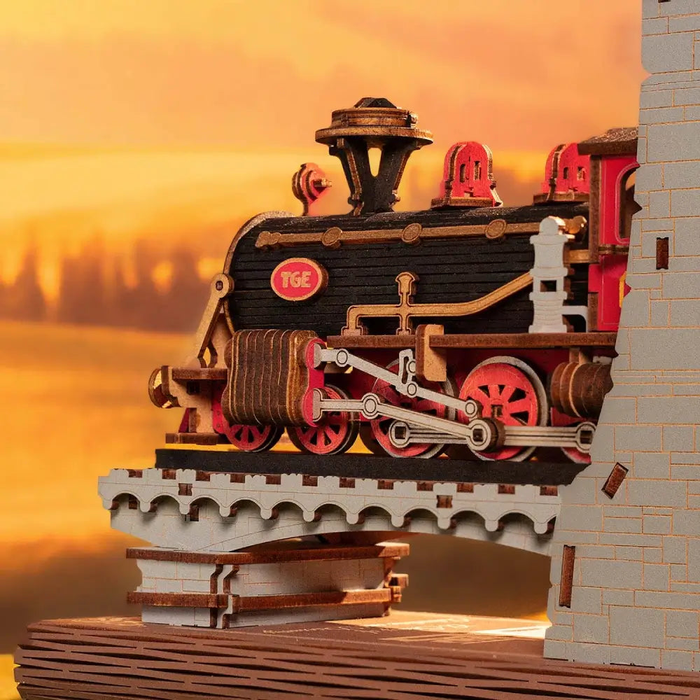 Locomotiva din lemn detaliu Puzzle 3D Tren de Epoca parte din diorama carti