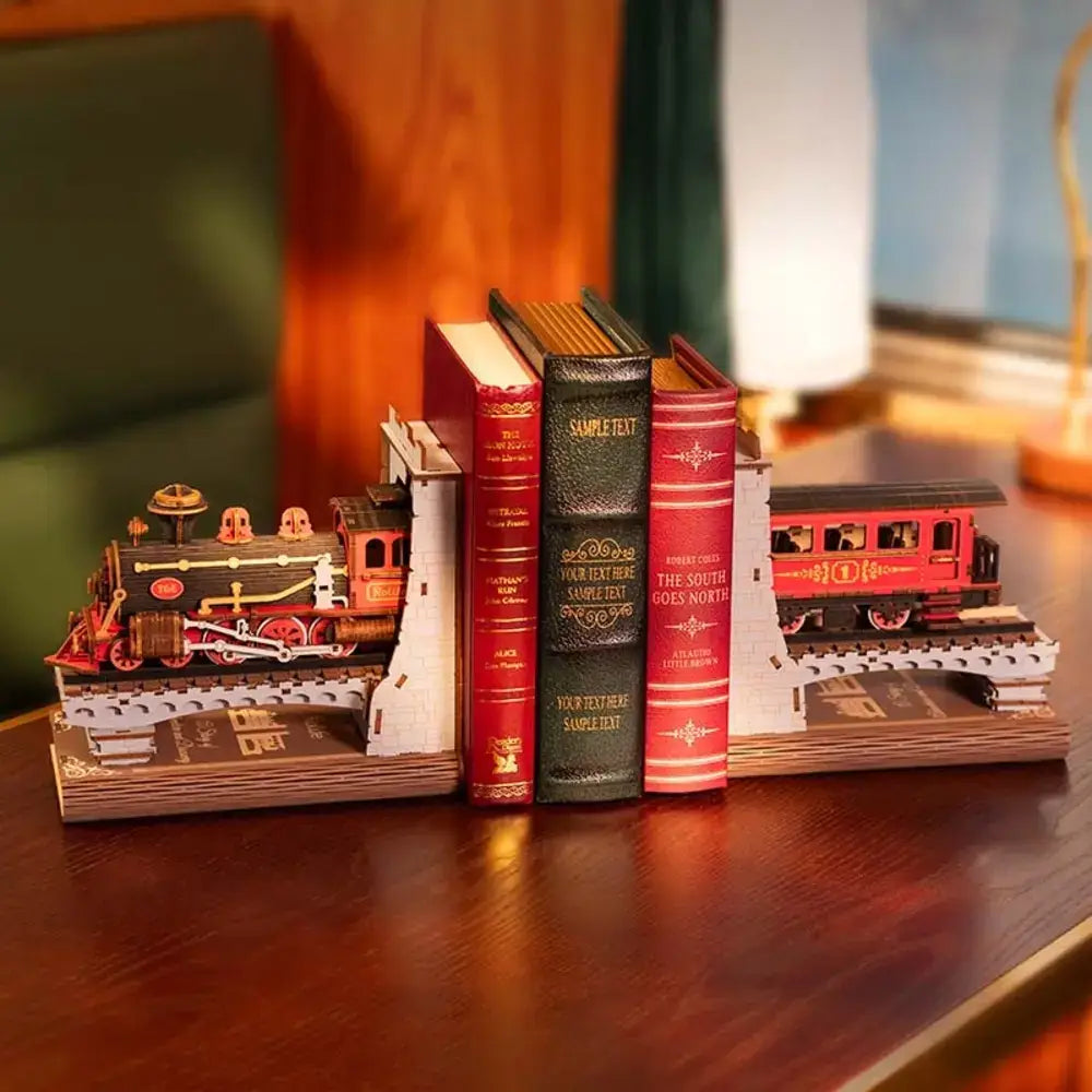 Diorama carti Robotime Tren de Epoca din lemn cu detalii rafinate si aspect clasic