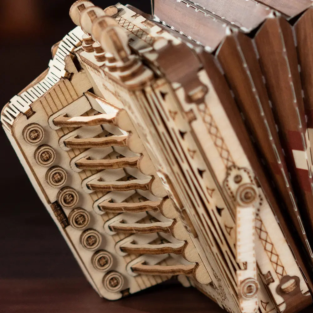 Puzzle 3D Acordeon din lemn, mecanism detaliat și finisaj premium, 156 piese model Rolife pentru pasionații de puzzle-uri
