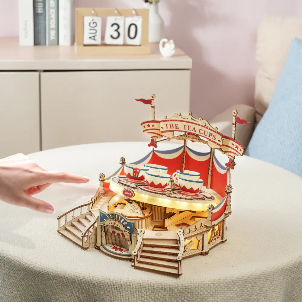 Cutie muzicală Tilt-A-Whirl model ROKR asamblat ideal ca decor sau cadou creativ