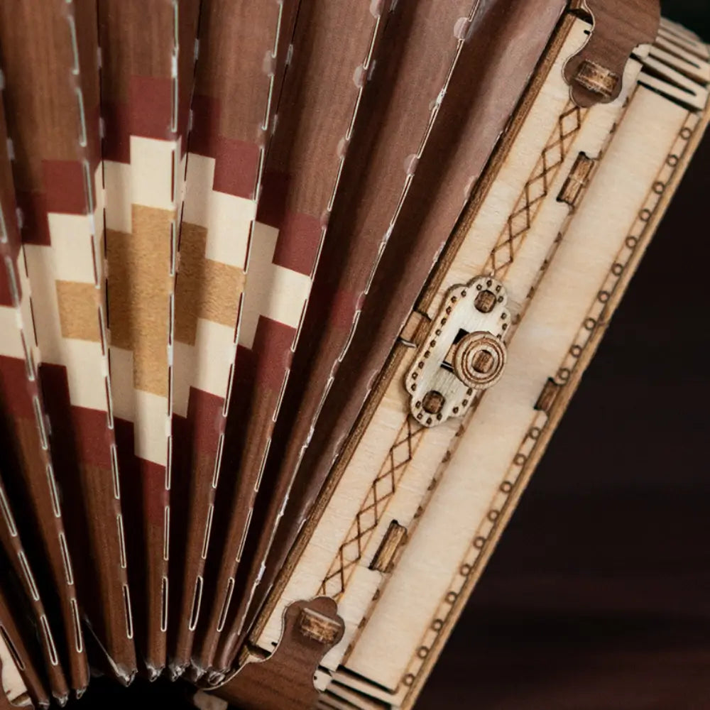 Structură detaliată a puzzle-ului 3D Acordeon model DIY din lemn 