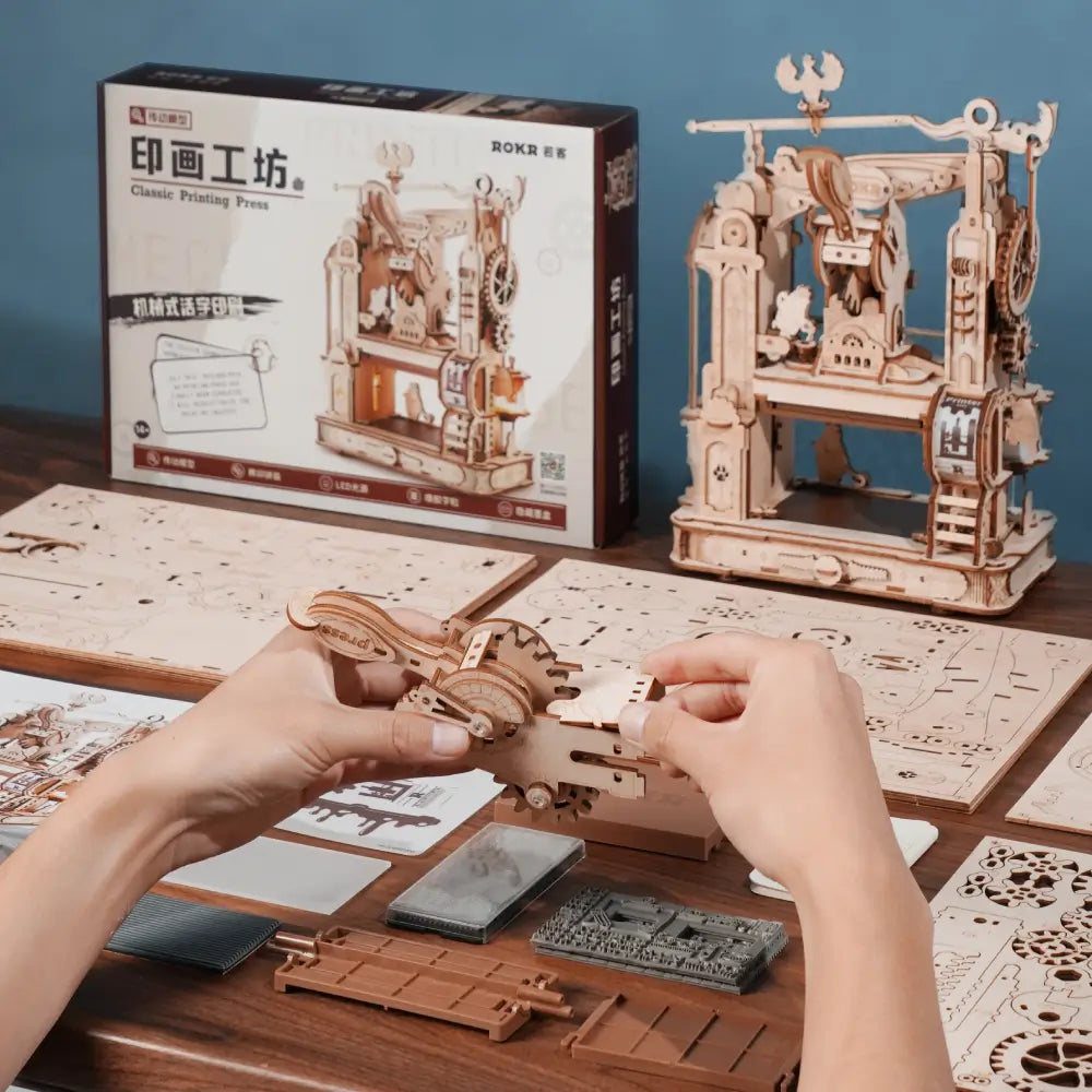 Puzzle 3D mecanic din lemn Presa de Tipar Clasica o combinatie intre tehnologie moderna si design vintage