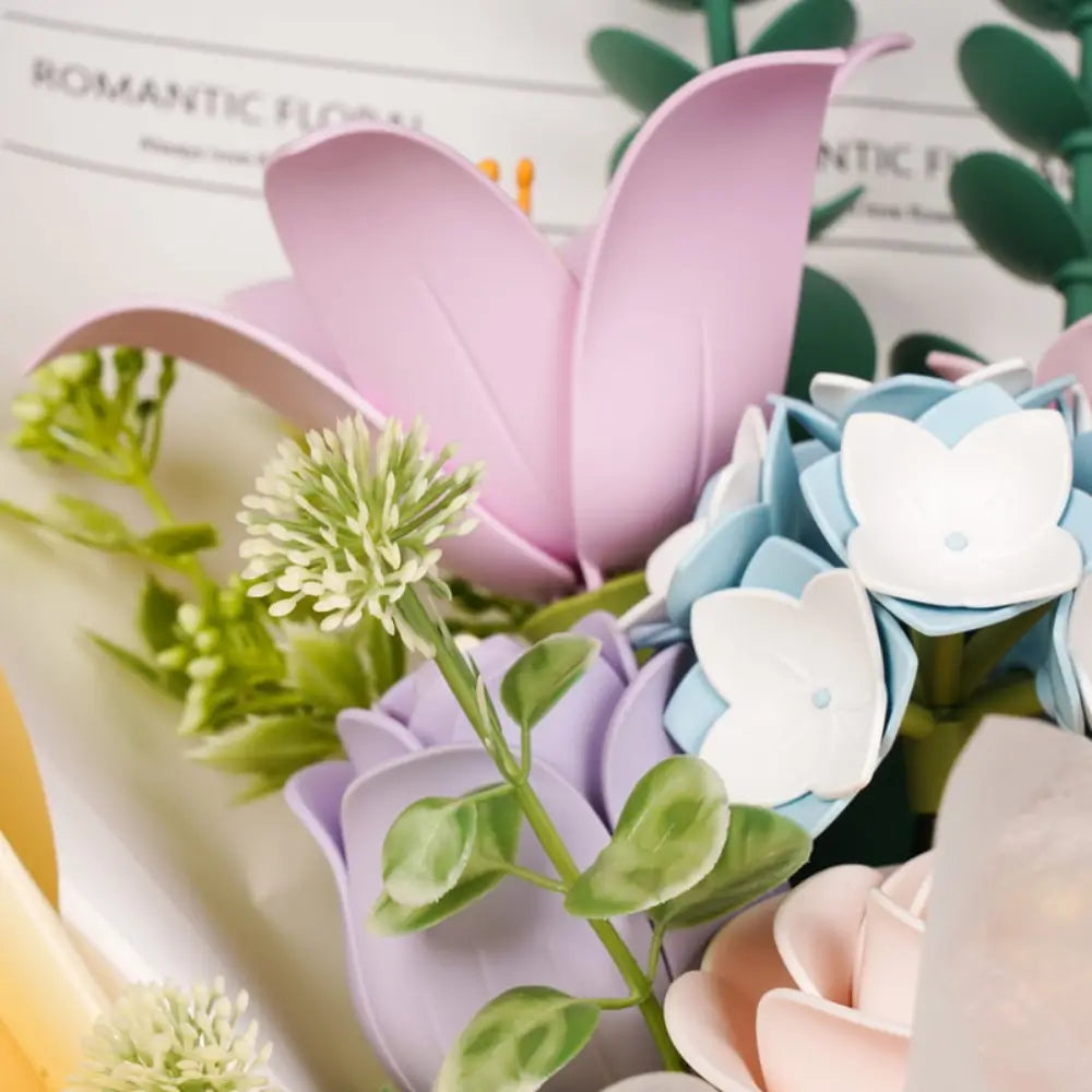 Detaliu flori pastel din Puzzle 3D Flori de Primăvară elemente realiste și texturi fine Robotime