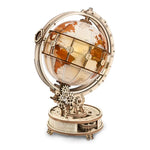 Puzzle 3D glob luminos mecanic din lemn Rokr, decor elegant si lampa de veghe cu design vintage si iluminare subtila