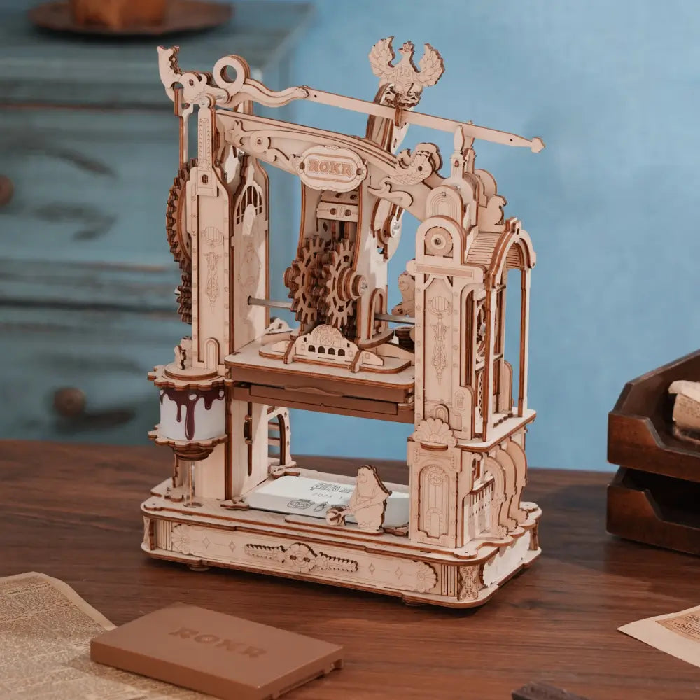 Puzzle mecanic din lemn Presa de Tipar Clasica intr-un decor vintage elegant