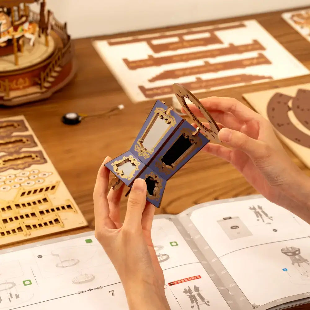 Puzzle 3d carusel lemn detalii decorative vintage Rolife